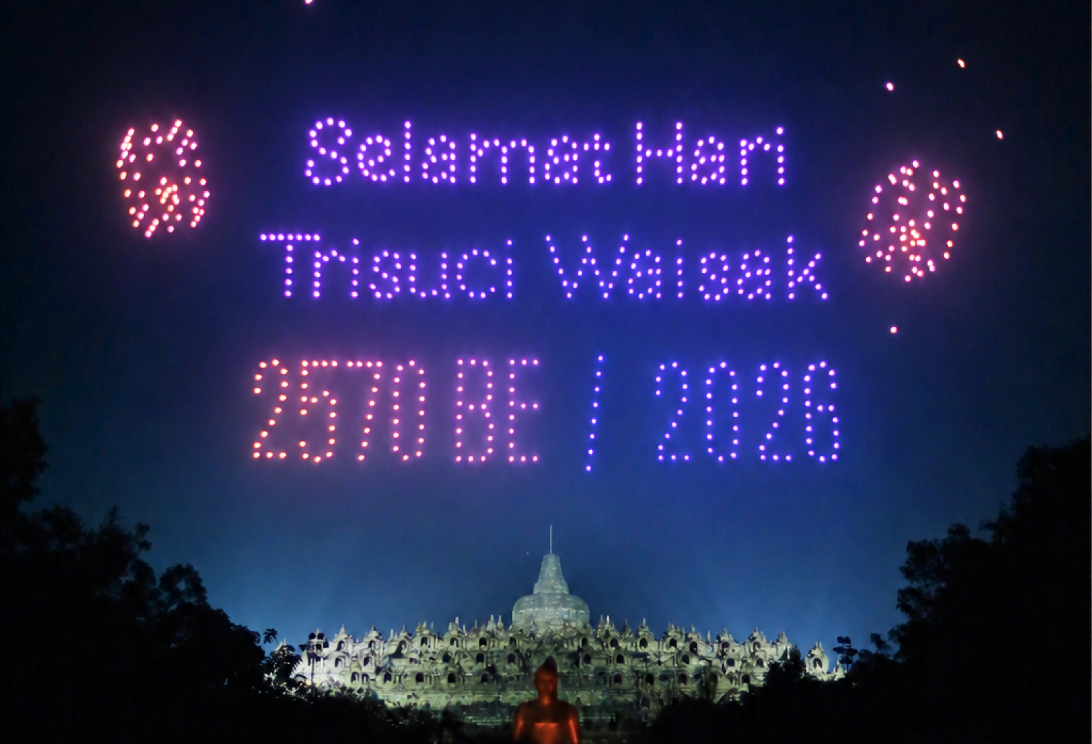 Drone Show Waisak 2570 BE/2026 di Candi Borobudur: Harmoni Cahaya, Doa, dan Perdamaian untuk Dunia